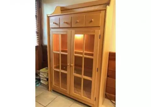 Lighted Display Cabinet (Canadel)